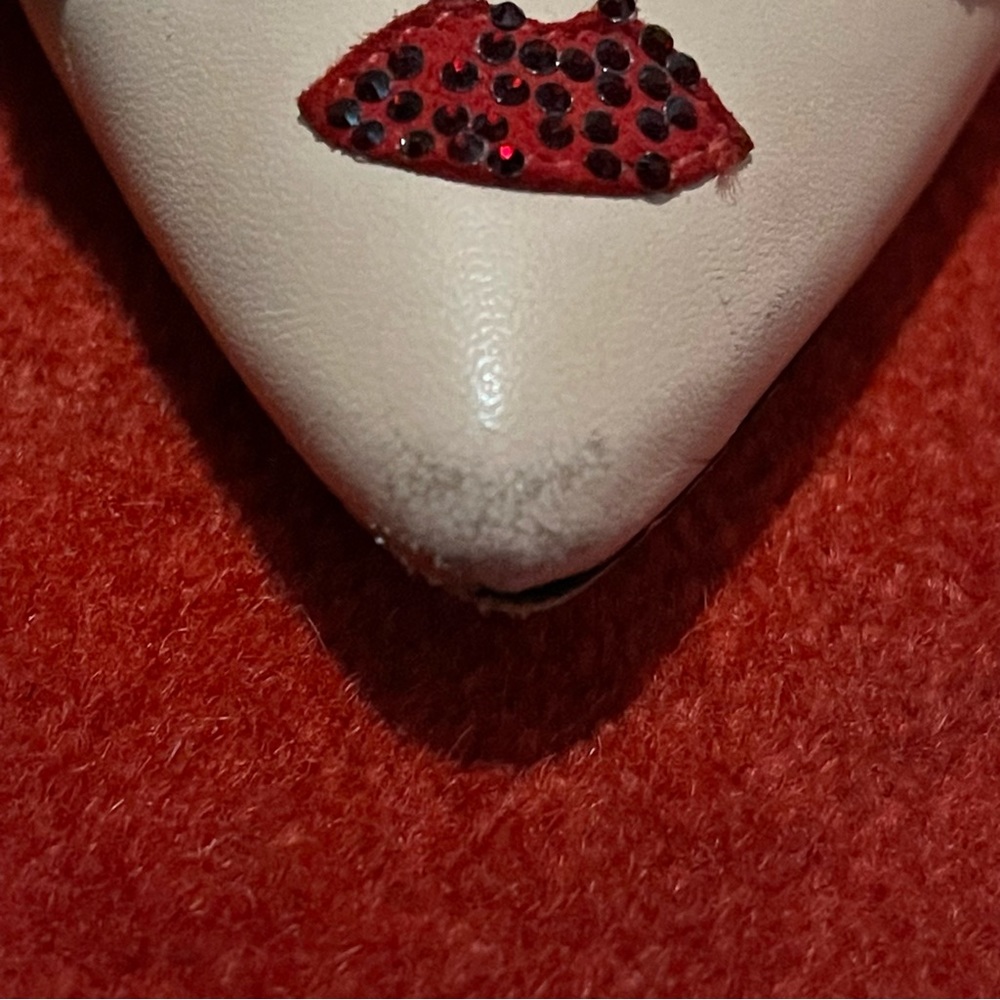Alice + Olivia Face Pump - Picture 8 of 9